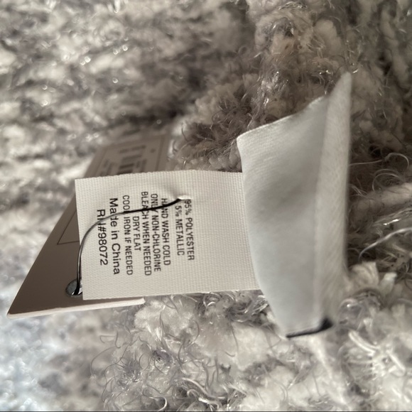 NWT Silver, White, & Gray Sonoma Infinity Scarf - Picture 7 of 10